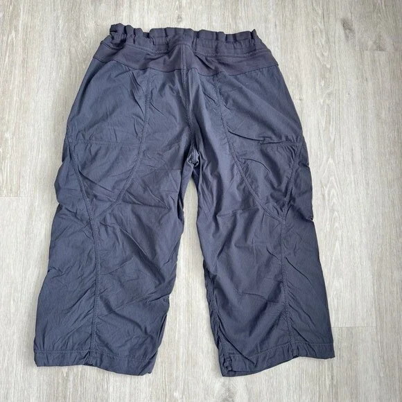 LULULEMON Dance Studio Crop II Unlined Grey/Slate Blue Size 8 EUC - Picture 7 of 7